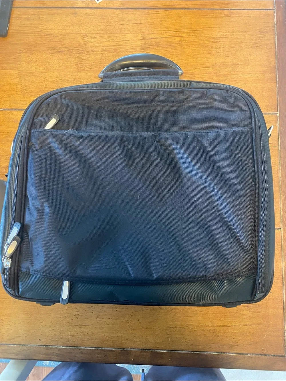 HP Black Men's Laptop Briefcase Bag with Front Zip Pocket HP400-02.